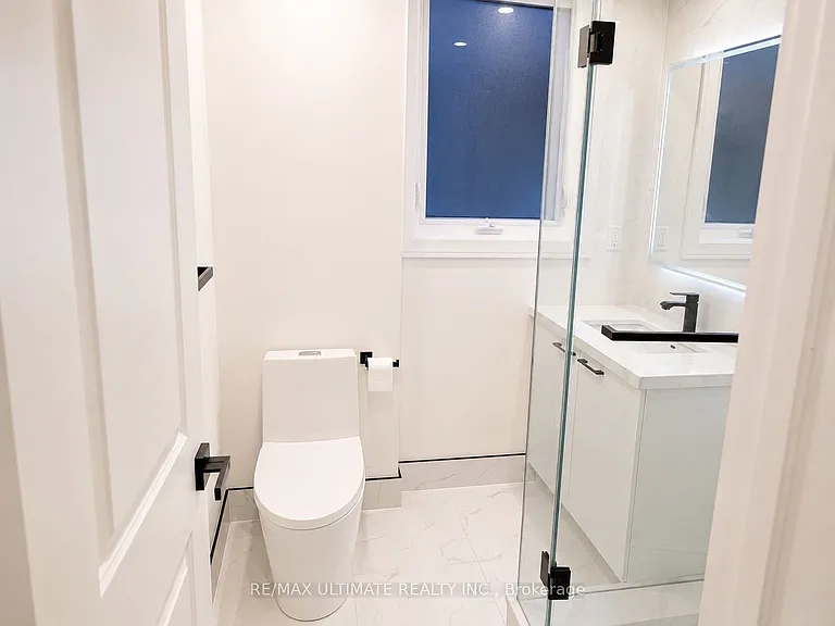 810 Bloor St W #200 — Photo 18