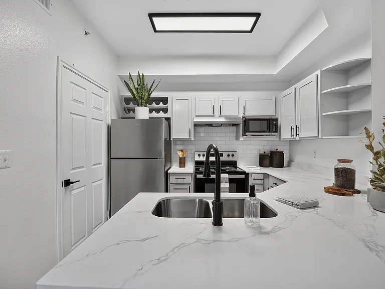 Stetson Apartments — Photo 10