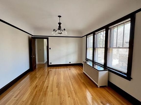 5th image of 5858 N Melvina Ave #2