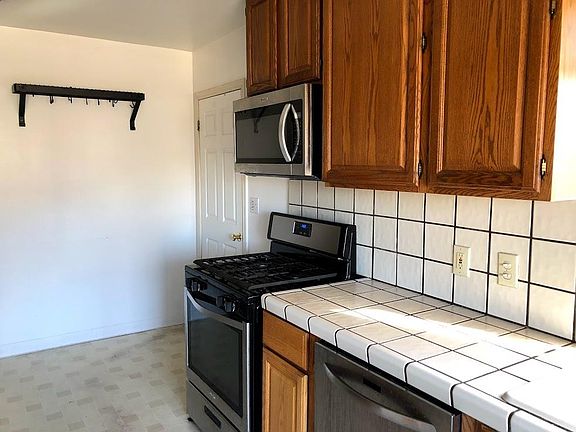 5th image of 1570 W Edmundson Ave