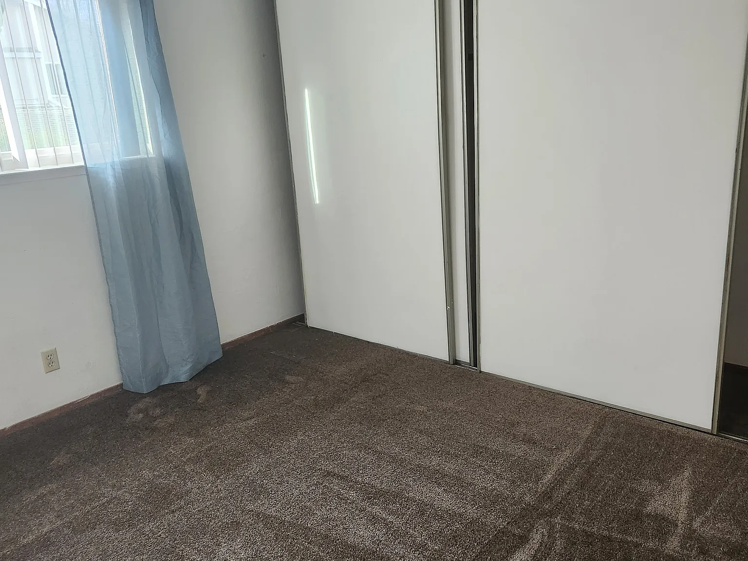 3 bed, 1200 sqft, $3,400 — Photo 4