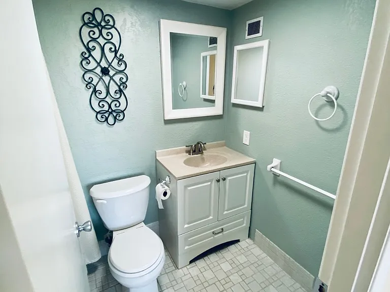 117 Country Club Dr #702 — Photo 24