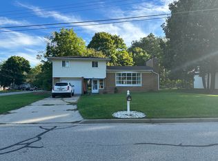 601 Crescent Dr, Mount Pleasant, MI 48858