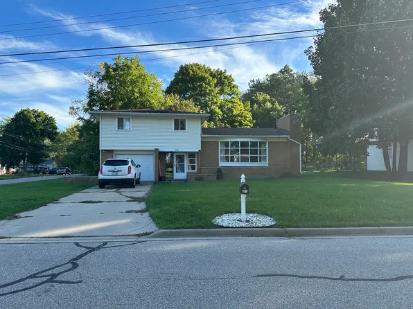 601 Crescent Dr, Mount Pleasant, MI 48858