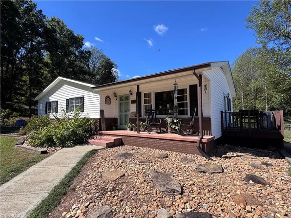 503 Sam Fulk Rd, Pilot Mtn, NC 27041