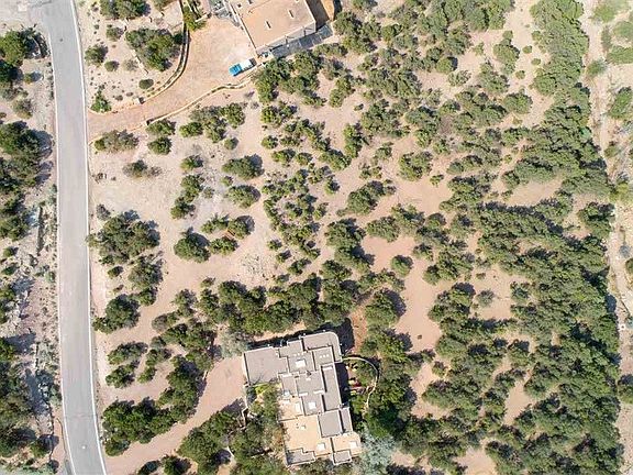 4th image of 1020 Sierra Del Norte