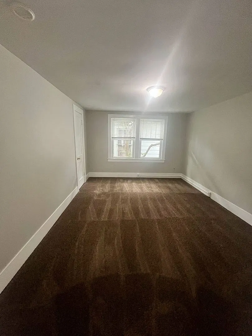 Three Bedroom House W/ Full unfinished Basement — Photo 3