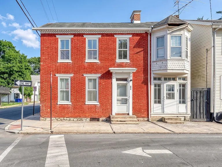 42 E Locust St — Photo 19