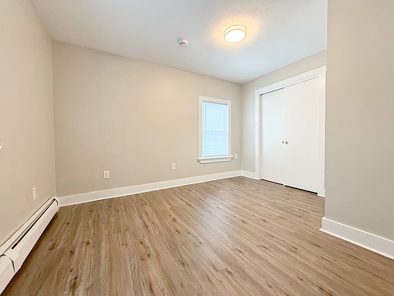 5th image of 25 Kinsley St #I