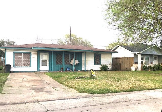 1st image of 2505 9th St