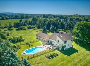 126 Hobbs Ln, Clinton Corners, NY 12514