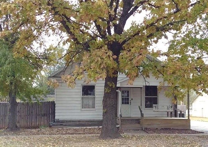 1st image of 113 S Kansas Ave