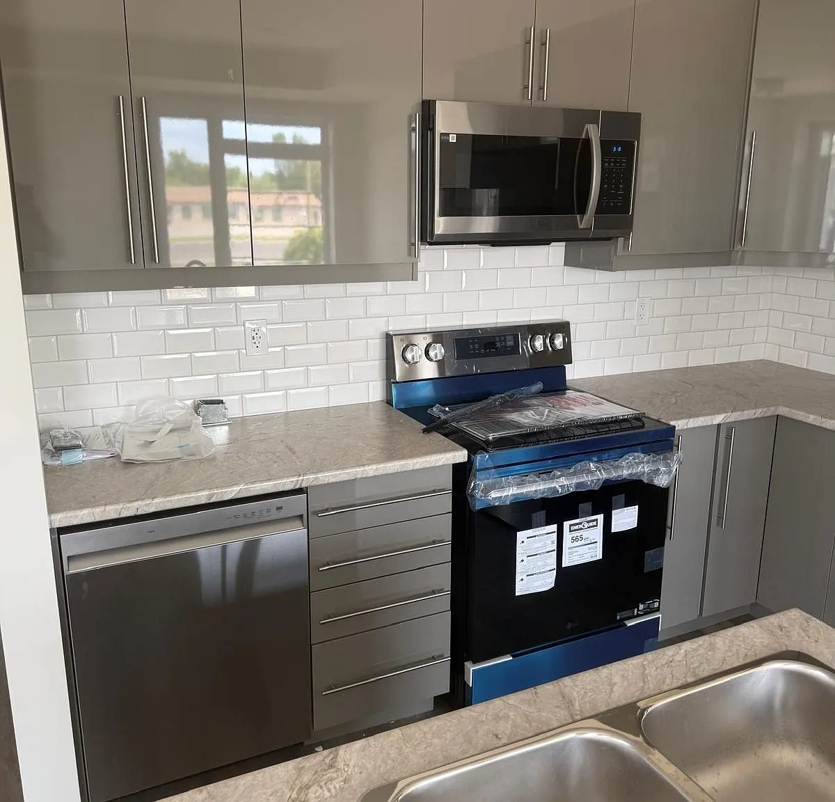 2 bed, $2,300 — Photo 4