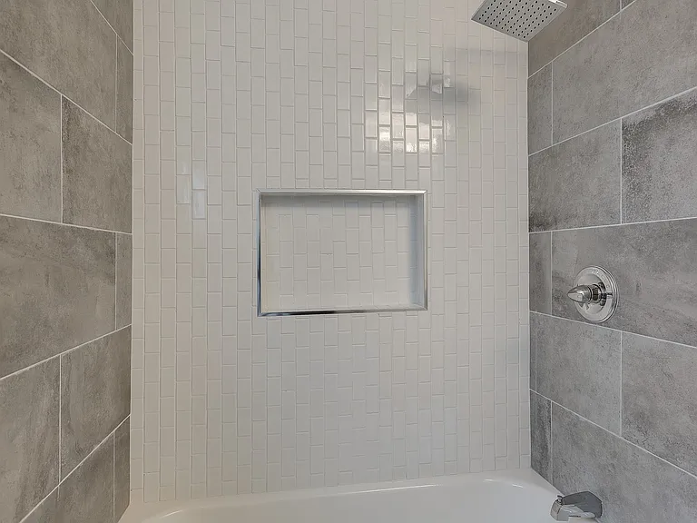 Pine Crest Apartments — Photo 34