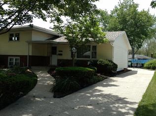 8724 Manor Ave, Munster, IN 46321