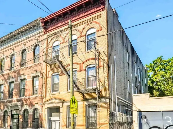 1823 Bleecker St, Ridgewood, NY 11385