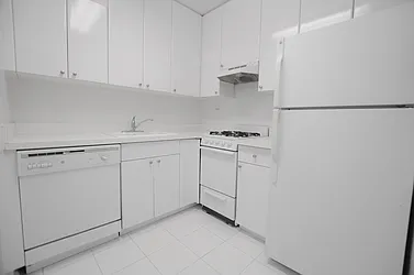 Rented by Manhattan Realty Group