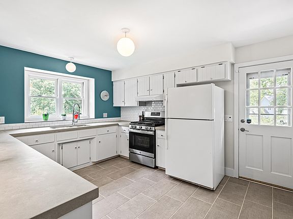 5th image of 5620 Farley Dr