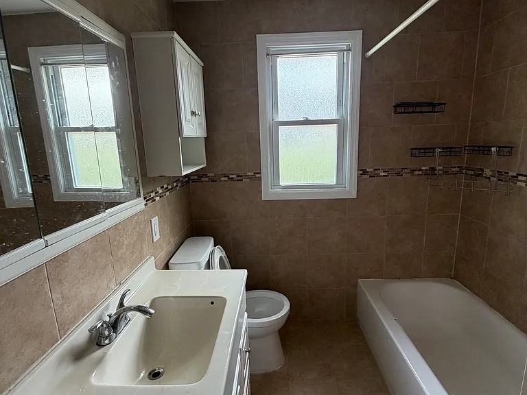 333 Sycamore St #2 — Photo 7