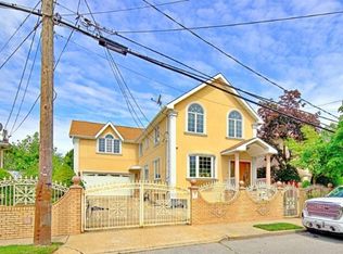 45 1st St, Elmont, NY 11003
