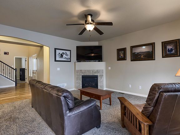 B1 - Living Room 2.jpg