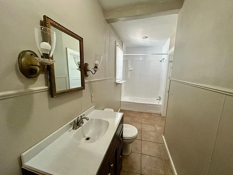 321 S 3rd St — Photo 8