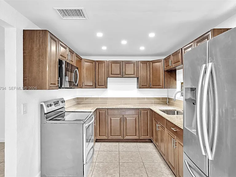 4156 SW 49th Ct — Photo 9