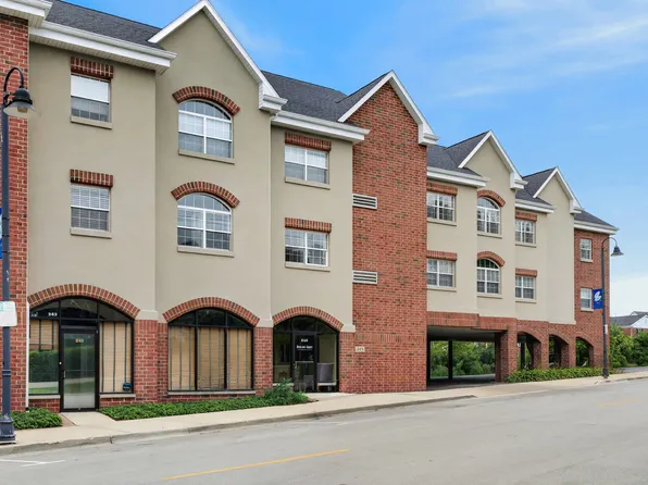 245 Burlington Ave APT 201, Clarendon Hills, IL 60514