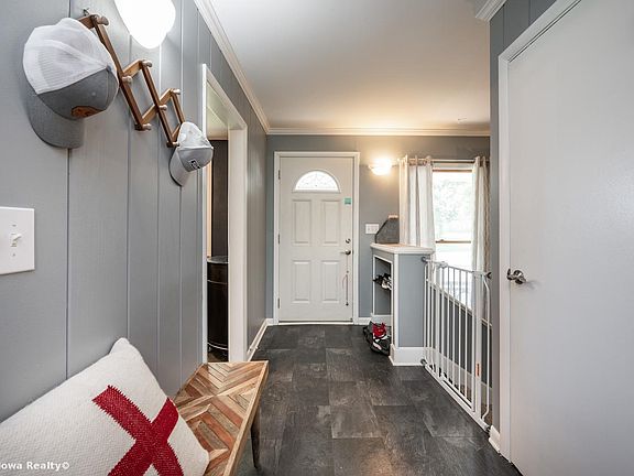 4th image of 108 E Henderson Ave