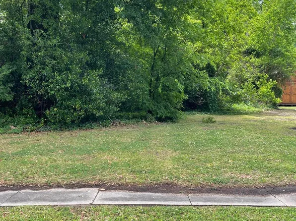 433 E Walker St, Greenville, MS 38701