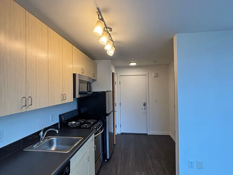 Brooklyn Apartments — Photo 13