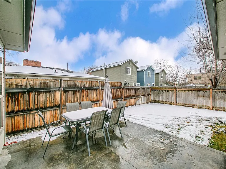 3313 Dewey St — Photo 27