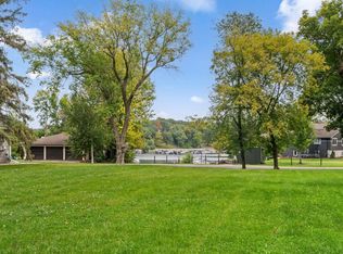 Mitchell Cir SE, Prior Lake, MN 55372