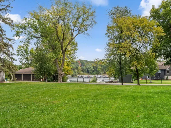 Mitchell Cir SE, Prior Lake, MN 55372