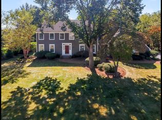 33 Pheasant Run Dr, Basking Ridge, NJ 07920