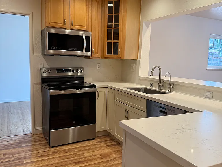 1812 Harding Ct — Photo 34
