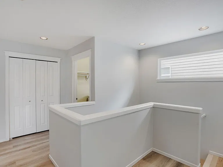 547 NE 61st Pl — Photo 12