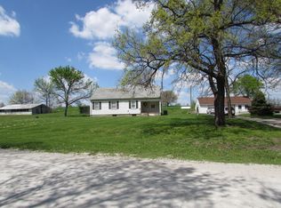 8166 NW 304th St, Gower, MO 64454