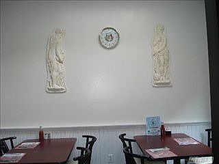 4th image of 61 1/2 Glen St
