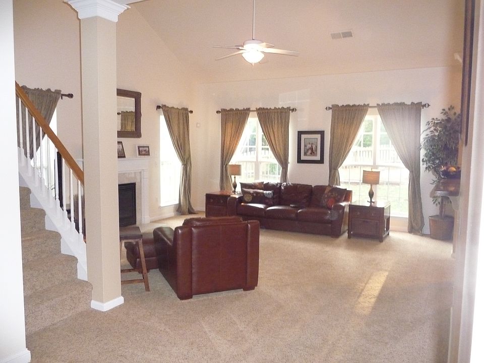1st image of 386 Glencrest Dr