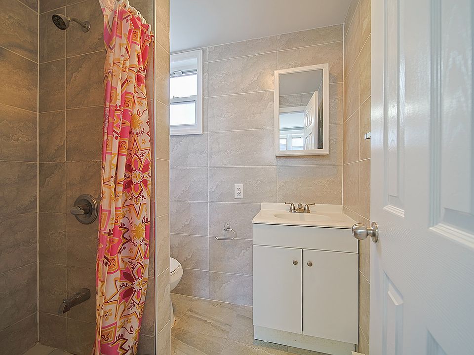 1st image of 3 Rolfe Ave