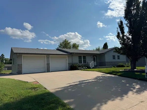418 Bradley St, Ellsworth, KS 67439