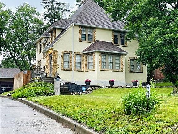 2nd image of 121 Valleyview Dr
