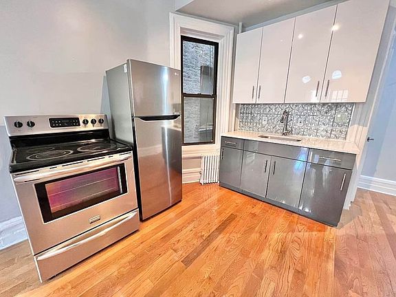 3rd image of 620 Park Pl APT 4L