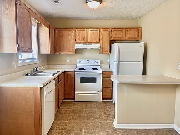 2nd image of 117 Hillridge Ave #D
