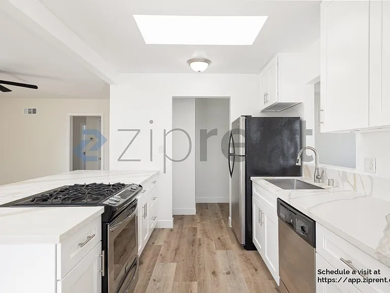 4914 Zion Ave — Photo 5