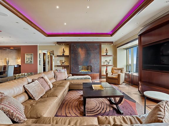 4th image of 800 N Michigan Ave APT 4701