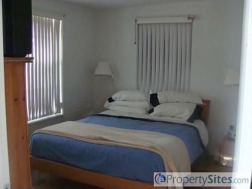 5th image of 925 N Palmway