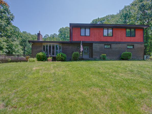 143 Willington Hill Rd