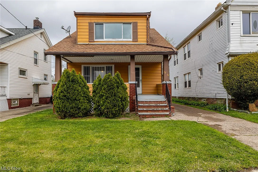 11016 Thrush Ave photo 1